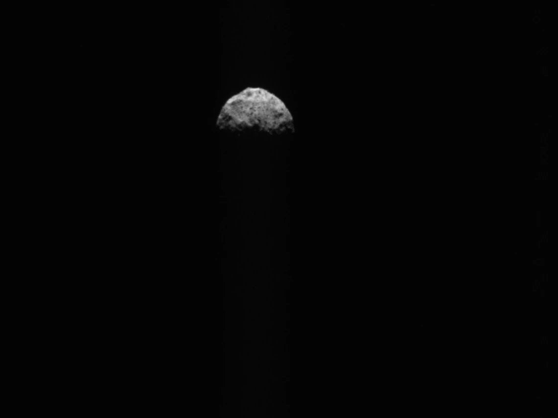 A crescent Bennu